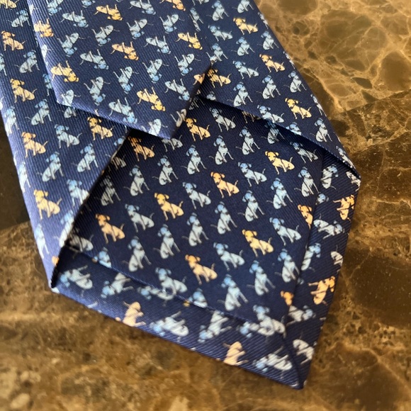 Astor & Black 100 % Silk Tie Navy Dog Motif Preppy Sporting Hunting Novelty - Picture 3 of 10